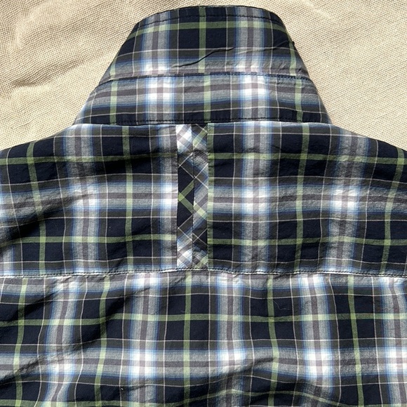 7 Diamonds navy/gray/green/white plaid 2-pocket short sleeve shirt EUC - Picture 4 of 9